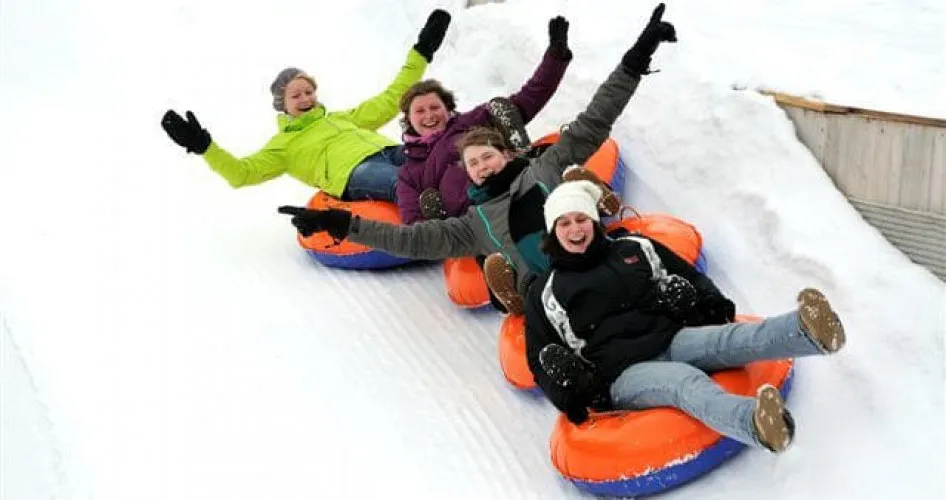 Snow-Tubing Snow-Tubing